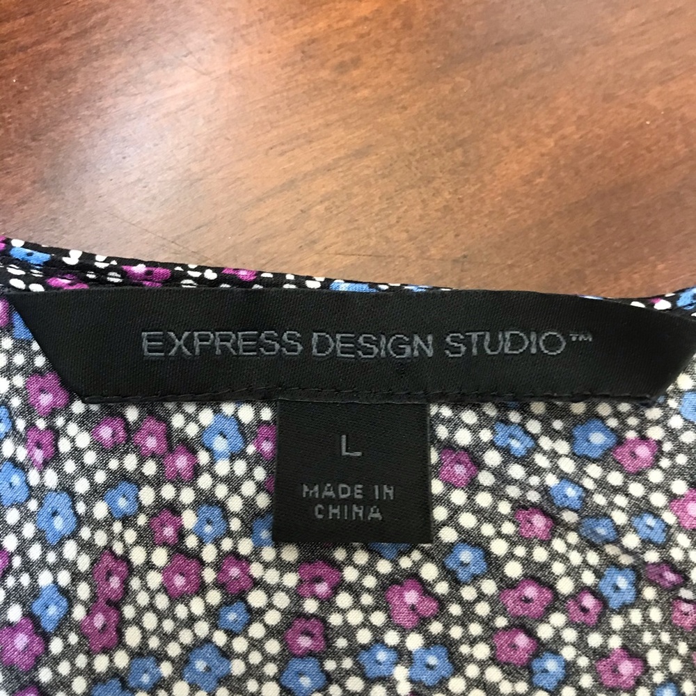 Express Design Studio Silk Top Size L - Picture 5 of 7